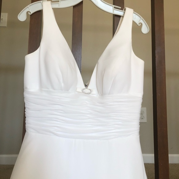 Size  6 wedding dress - never worn - Picture 3 of 6